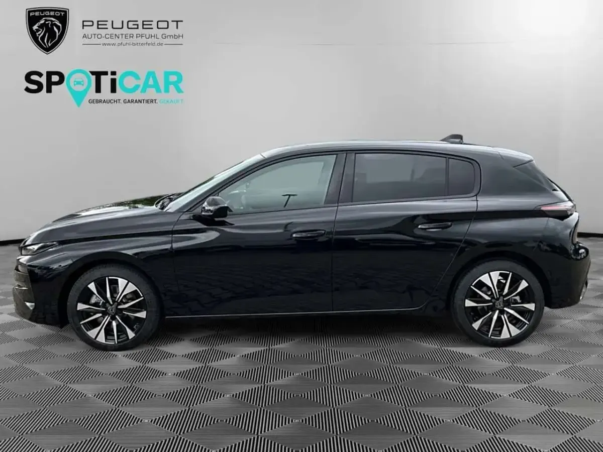 Neu Peugeot 308 Allure 136 PS (100 kW) 2026 Schwarz Limousine
