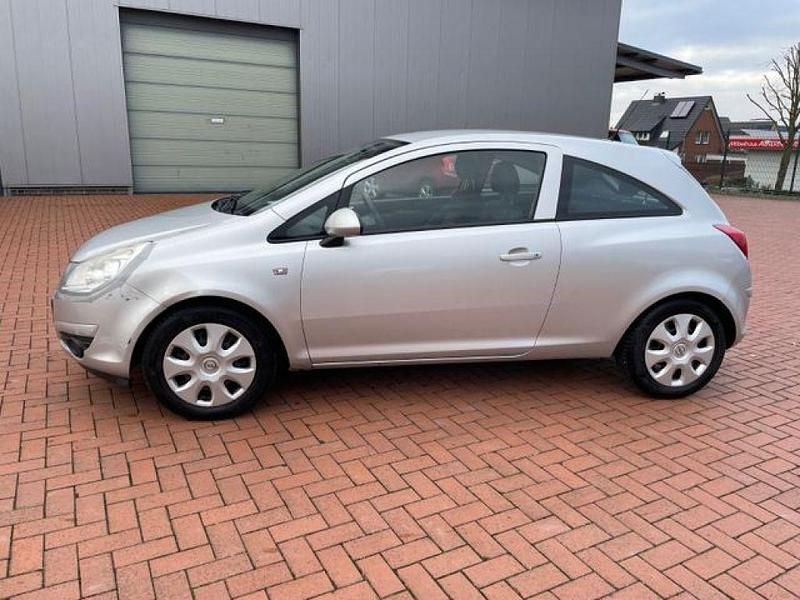 Gebraucht Opel Corsa Edition 80 PS (58 kW) 2009 Starsilber/silver iii (metallic) Kleinwagen