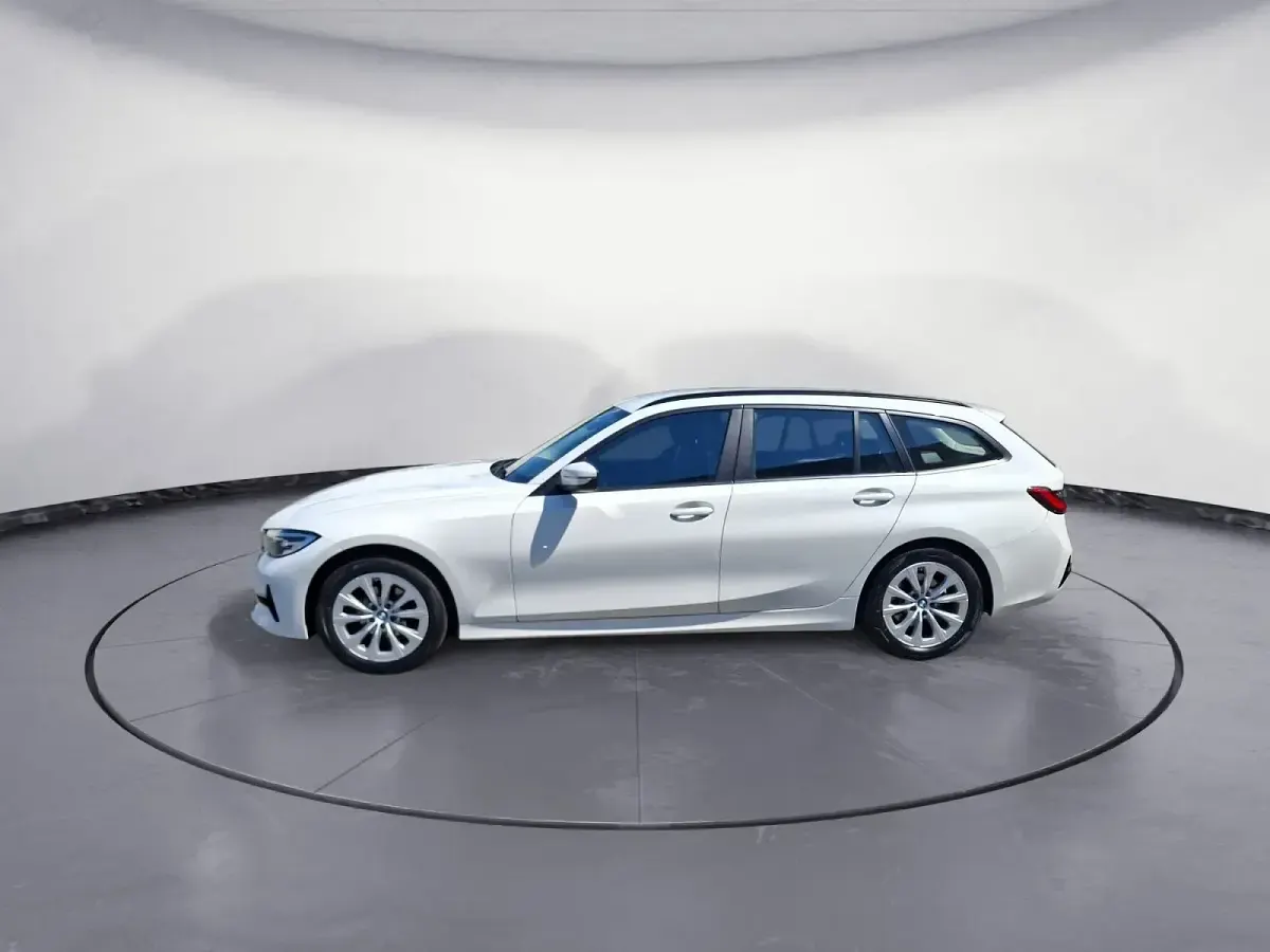 Gebraucht BMW 318 Advantage 156 PS (114 kW) 2021 Kombi
