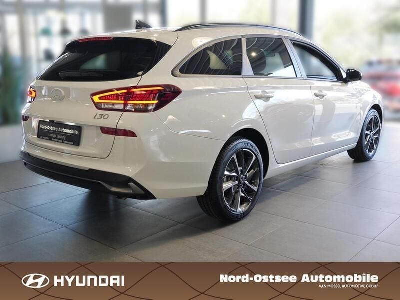 Gebraucht Hyundai i30 Advantage 101 PS (74 kW) 2022 Andere farbe Kombi