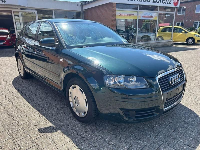 Grün Gebraucht 2004 Audi A3 Sportback Attraction Limousine | 4.650 € (Fairer Preis) - Bild 1/4