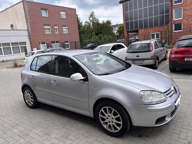 Gebraucht VW Golf V 105 PS (77 kW) 2007 Silber Kleinwagen