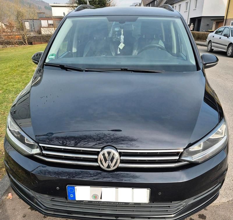 Schwarz Gebraucht 2018 VW Touran Van / Kleinbus | 13.200 € (Fairer Preis) - Bild 1/4