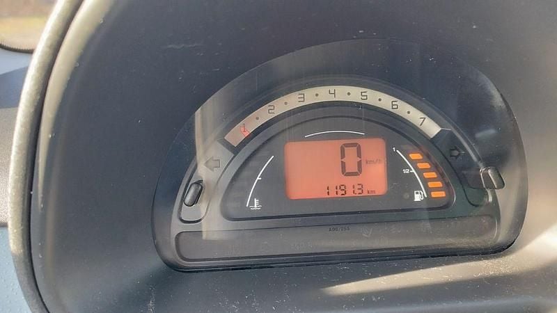 Gebraucht Citroën C3 73 PS (53 kW) 2003 Silber Limousine