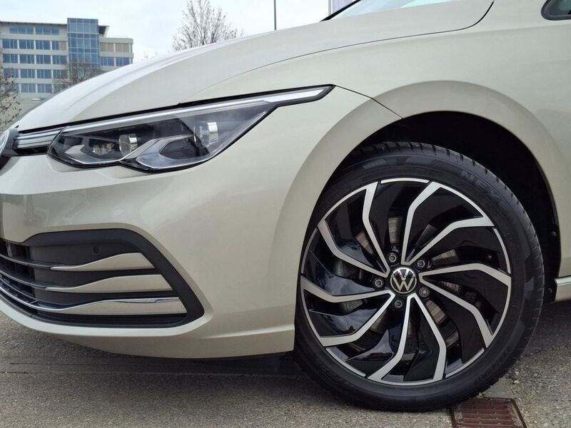 Gebraucht VW Golf VIII Move 131 PS (96 kW) 2023 Silber Kleinwagen