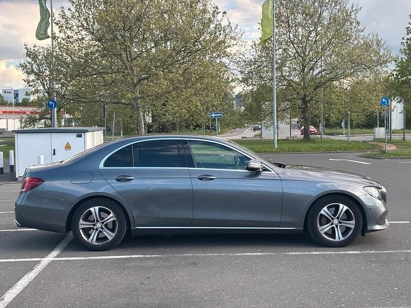 Usata Mercedes E350 258 CV (189 kW) 2017 Grigio Berlina