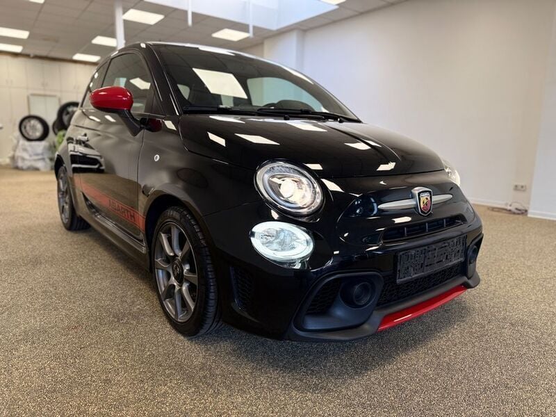 Schwarz Gebraucht 2022 Abarth 595 Kleinwagen | 16.490 € (Superpreis) - Bild 1/4