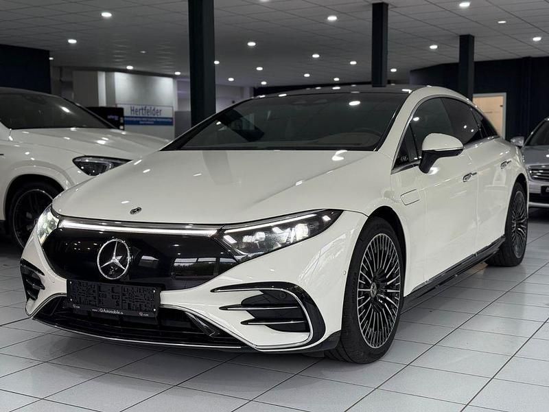 Weiß Gebraucht 2021 Mercedes EQS450+ AMG Limousine | 48.990 € - Bild 1/4