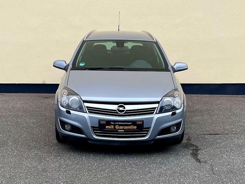 Gebraucht Opel Astra Innovation 125 PS (91 kW) 2008 Silber Kombi
