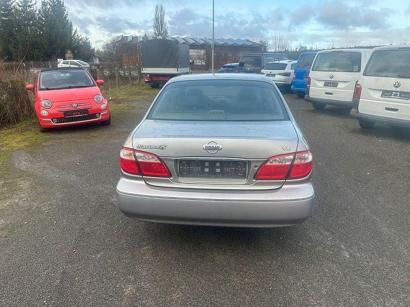 Gebraucht Nissan Maxima 140 PS (102 kW) 2000 Silber Limousine