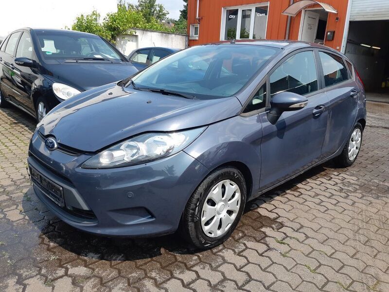 Grau Gebraucht 2012 Ford Fiesta Trend Kleinwagen | 2.680 € (Superpreis) - Bild 1/4