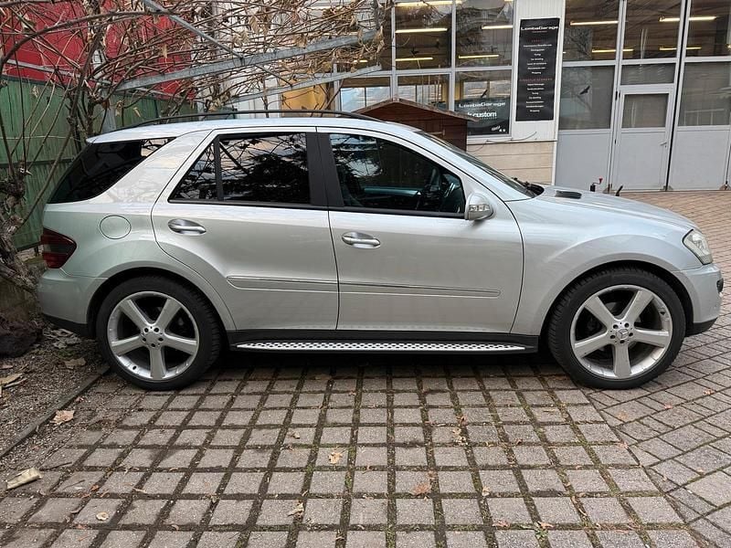 Gebraucht Mercedes ML320 231 PS (169 kW) 2006 Silber SUV