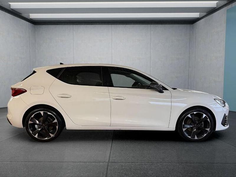 Gebraucht Cupra Leon 150 PS (110 kW) 2023 Weiß Kleinwagen