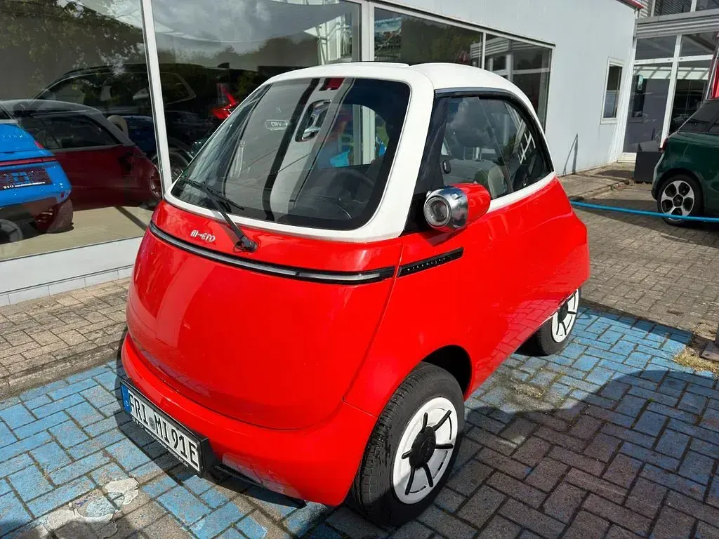 Gebraucht Micro Microlino 11 kW (16 PS) 2024 Rot Kleinwagen