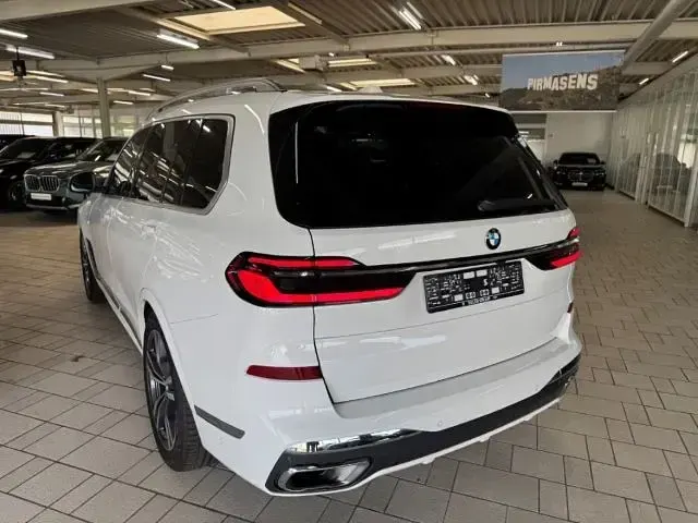 Gebraucht BMW X7 M Sport 352 PS (258 kW) 2025 Weiss SUV
