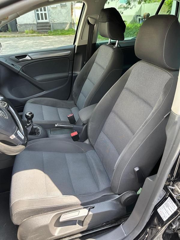 Gebraucht VW Golf VI Style 125 PS (91 kW) 2012 Schwarz Kleinwagen