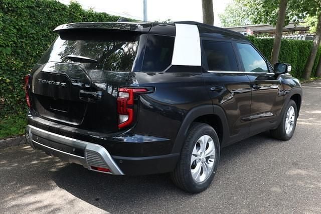 Space black space black Neu 2025 Ssangyong Torres SUV | 22.130 € - Bild 1/4
