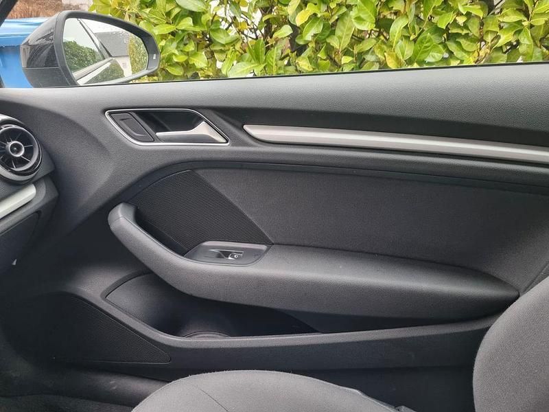 Gebraucht Audi A3 Attraction 125 PS (91 kW) 2014 Schwarz Limousine