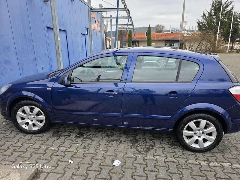 Gebraucht Opel Astra Edition 90 PS (66 kW) 2006 Limousine