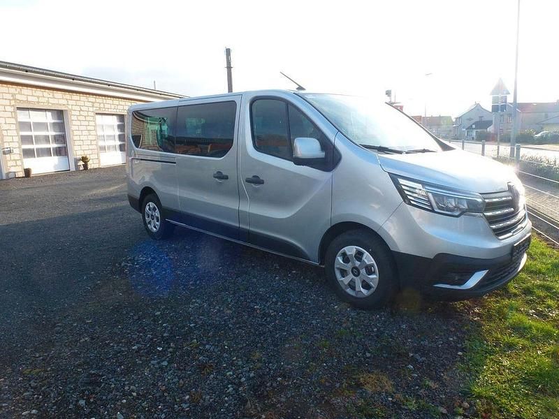 Gebraucht Renault Trafic 150 PS (110 kW) 2024 Grau Van / Kleinbus