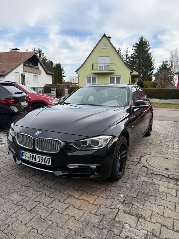 Schwarz Gebraucht 2013 BMW 320 Sport Line Limousine | 10.800 € (Guter Preis) - Bild 1/4
