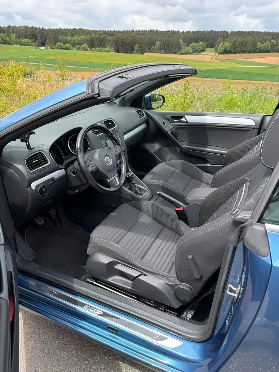 Gebraucht VW Golf Cabriolet Cup 122 PS (89 kW) 2014 Blau Cabrio