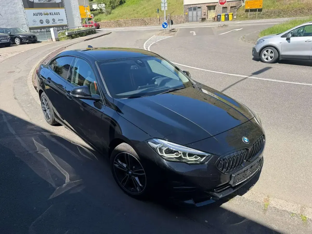 Używany BMW 218 Shadowline 150 KM (110 kW) 2022 Czarny Coupe