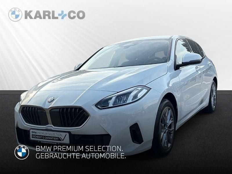Weiss Gebraucht 2024 BMW 120 Shadowline Kleinwagen | 29.590 € (Superpreis) - Bild 1/4