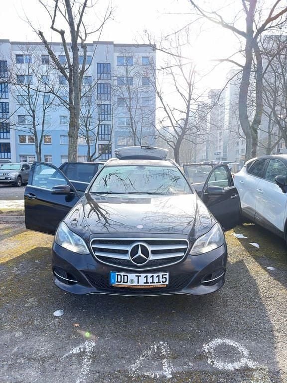 Gebraucht Mercedes E200 136 PS (100 kW) 2016 Schwarz Limousine