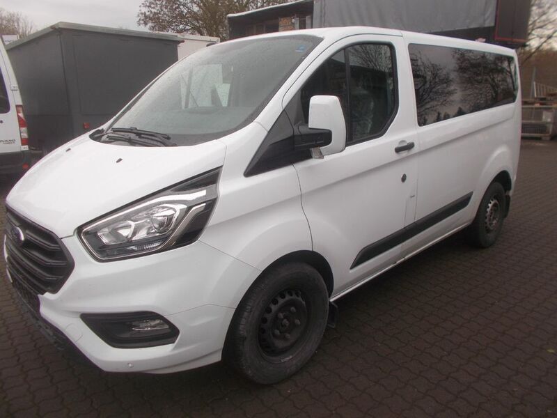 Weiß Gebraucht 2019 Ford Transit Custom Trend Kombi | 19.900 € (Etwas zu teuer) - Bild 1/4