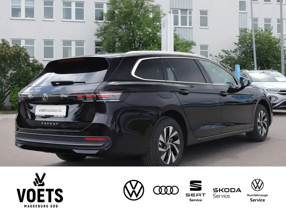 Gebraucht VW Passat Business 150 PS (110 kW) 2025 Schwarz Kombi