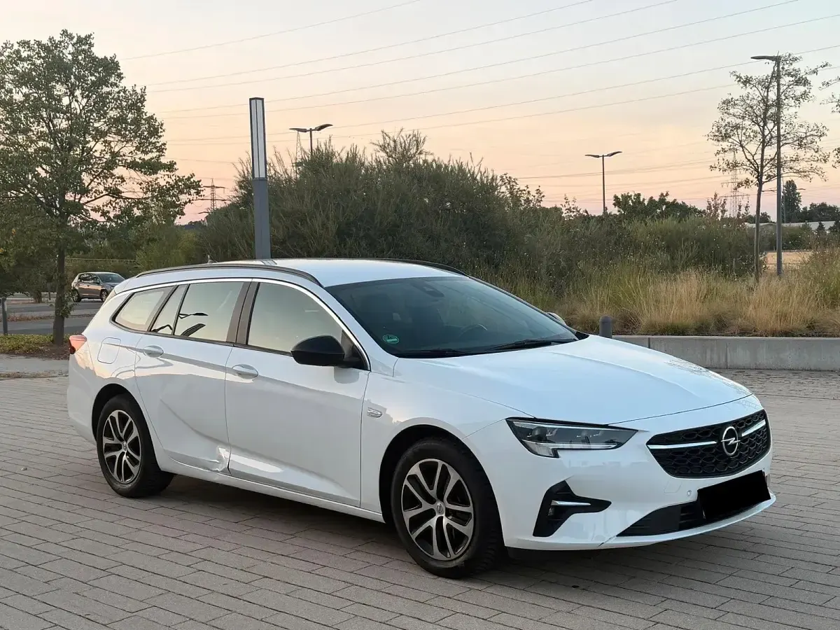 Gebraucht Opel Insignia Edition 122 PS (89 kW) 2022 Weiß Kombi