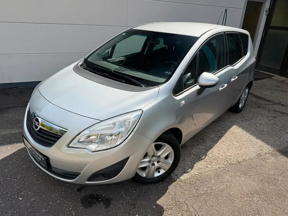 Gebraucht Opel Meriva Design Edition 120 PS (88 kW) 2011 Silber Van / Kleinbus