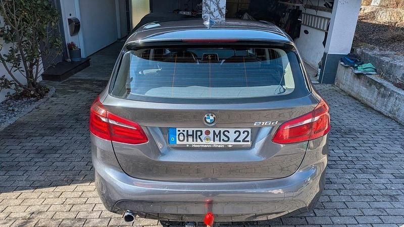 Gebraucht BMW 216 Active Tourer Advantage 116 PS (85 kW) 2015 Schwarz Van / Kleinbus
