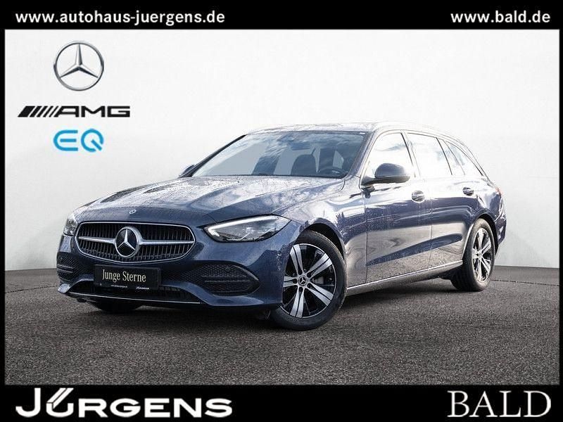 Metalliclack sodalithblau Gebraucht 2024 Mercedes C180 Avantgarde Kombi | 33.090 € (Superpreis) - Bild 1/4