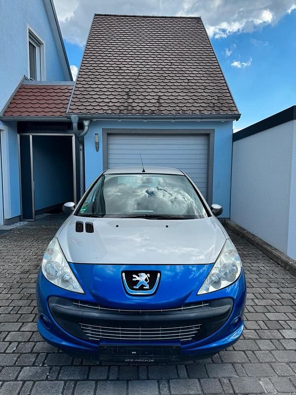Gebraucht Peugeot 206+ 75 PS (55 kW) 2010 Grau Kleinwagen
