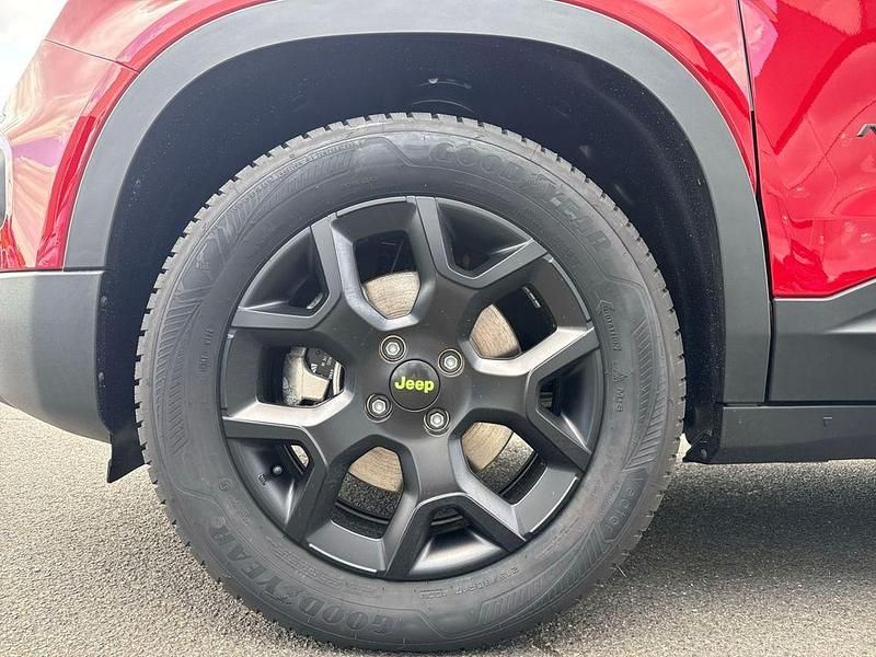 Neu Jeep Avenger 145 PS (106 kW) 2026 Rot SUV