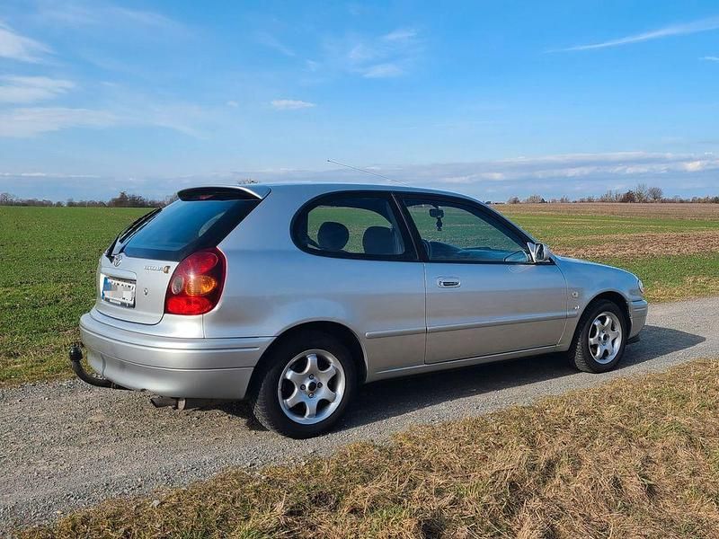 Gebraucht Toyota Corolla Sol 97 PS (71 kW) 2002 Silber Limousine