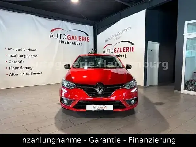 Gebraucht Renault Mégane IV LIMITED 140 PS (102 kW) 2019 Rot Limousine