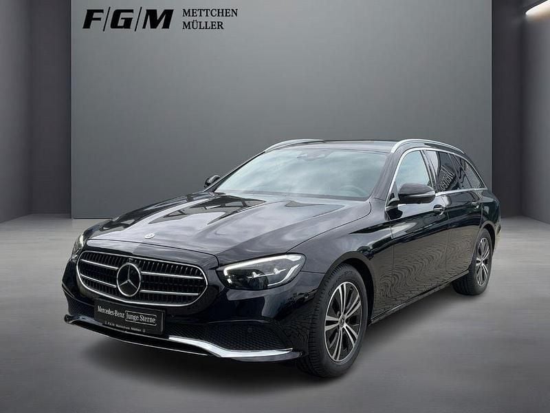 Schwarz Gebraucht 2023 Mercedes E200 Avantgarde Limousine | 41.870 € (Guter Preis) - Bild 1/4