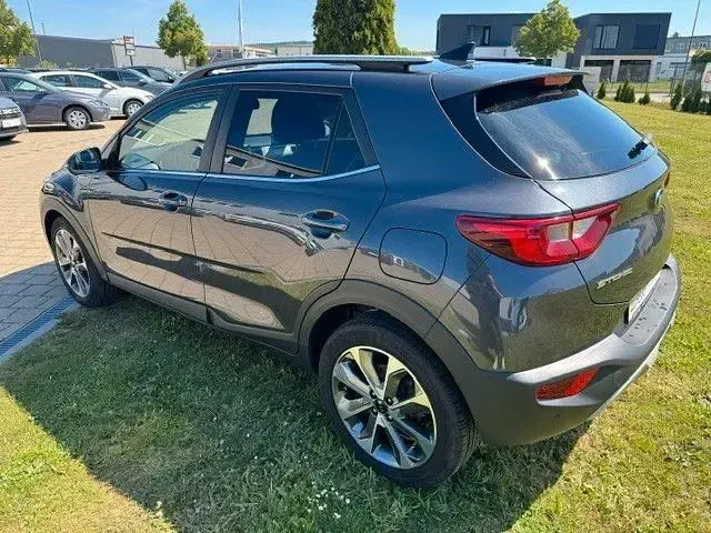 Gebraucht Kia Stonic Spirit 120 PS (88 kW) 2019 Grau SUV