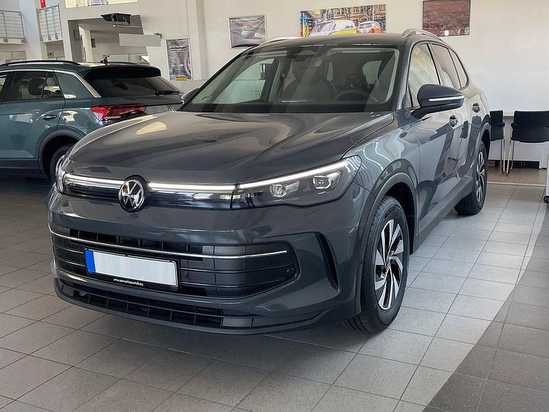 Grau Neu 2025 VW Tiguan Life SUV | 38.794 € (Superpreis) - Bild 1/4