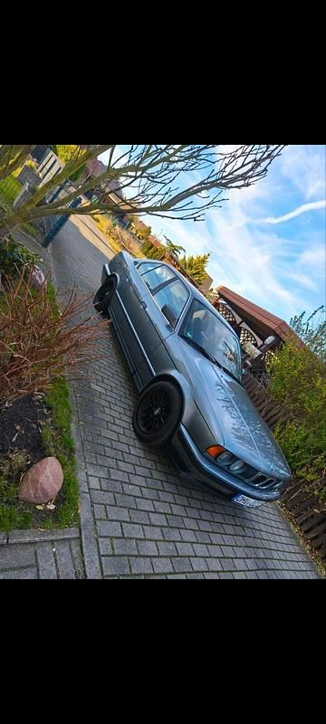 Gebraucht BMW 528 207 PS (152 kW) 1993 Grau Limousine