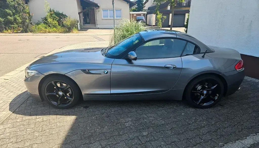 Gebraucht BMW Z4 Sport Line 204 PS (150 kW) 2011 Grau Cabrio