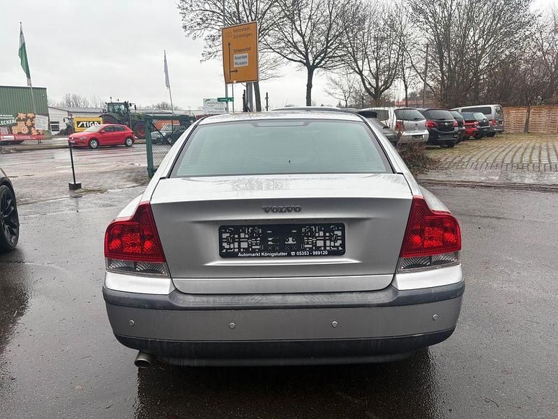 Gebraucht Volvo S60 179 PS (131 kW) 2002 Silber Limousine