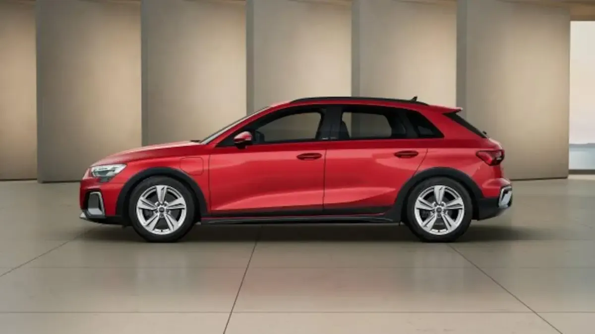 Gebraucht Audi A3 e-tron Comfort 204 PS (150 kW) 2026 Progressivrot metallic Kleinwagen