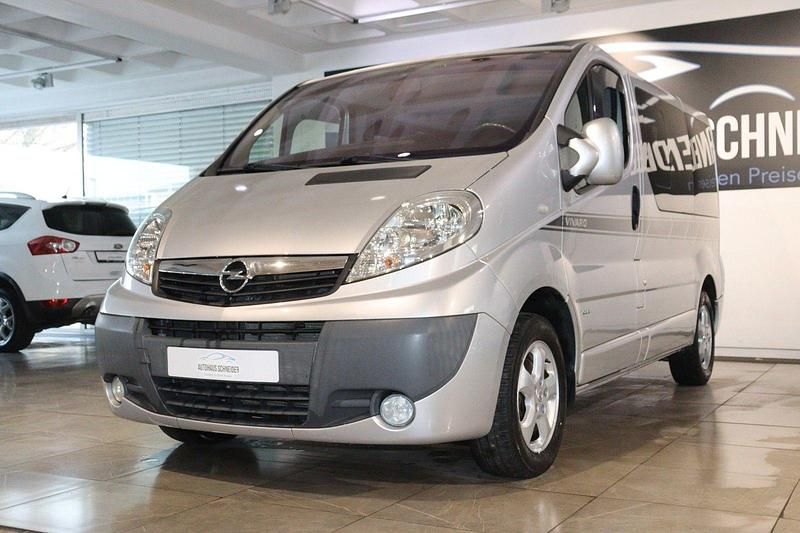 Gebraucht Opel Vivaro Cosmo 114 PS (83 kW) 2008 Silber Van / Kleinbus