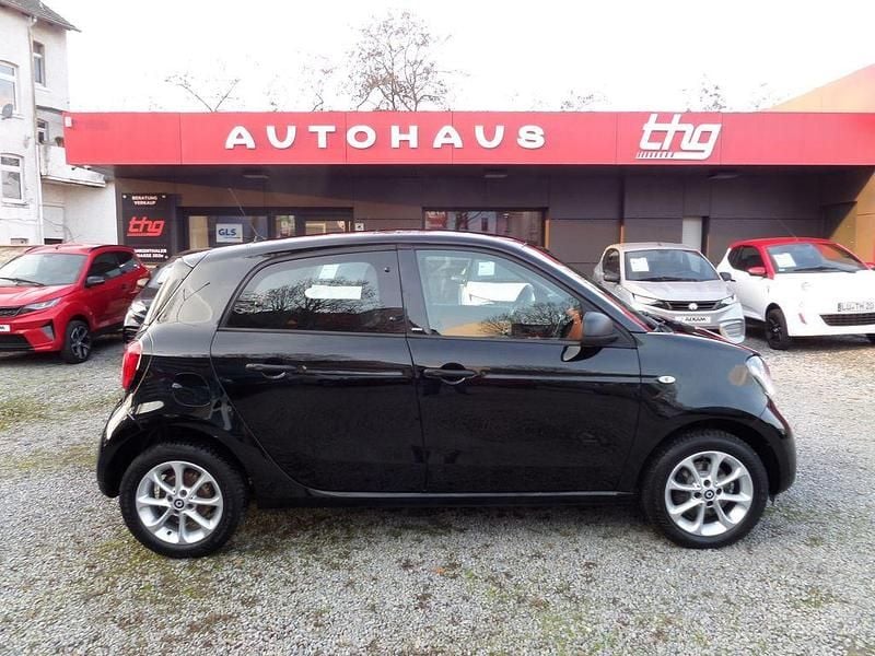 Gebraucht Smart ForFour Passion 90 PS (66 kW) 2018 Schwarz Kleinwagen