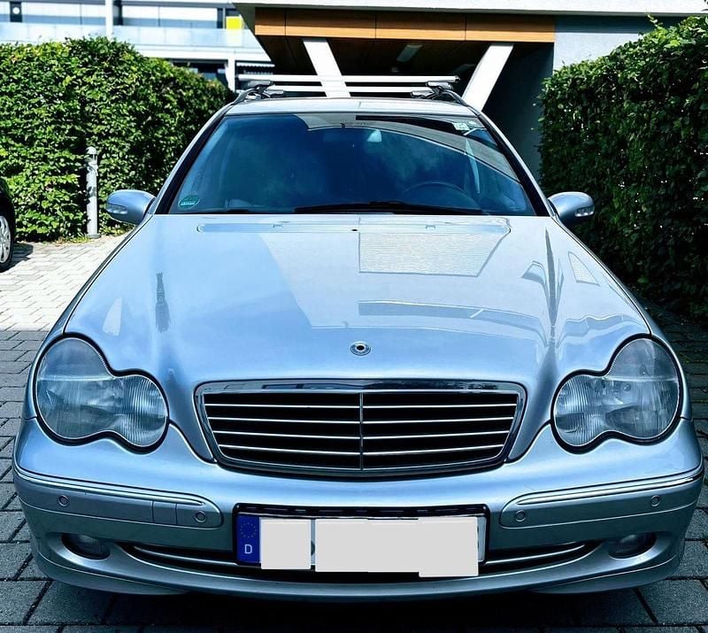 Silber Gebraucht 2002 Mercedes C200 Avantgarde Kombi | 999 € (Superpreis) - Bild 1/4
