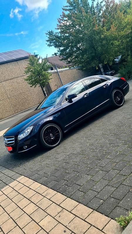 Blau Gebraucht 2013 Mercedes CLS250 Limousine | 16.400 € (Fairer Preis) - Bild 1/4